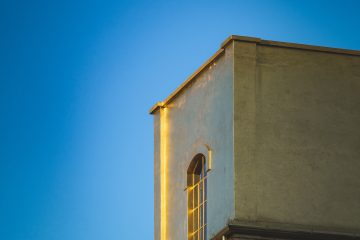 Picture of Vertical shot temple building background blue sky in the page Mission, identity and the work already underway
