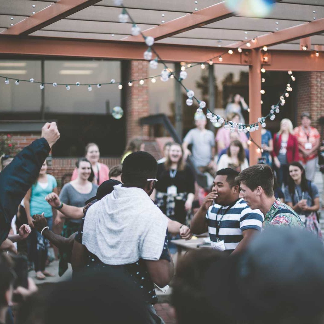 Picture of Young crowd in the page